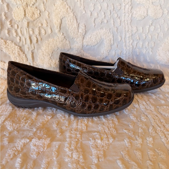 easy street Shoes - Easy Street Dark Brown Croc Patent Slip-On Loafers #518